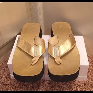 Size 9 gold reefs